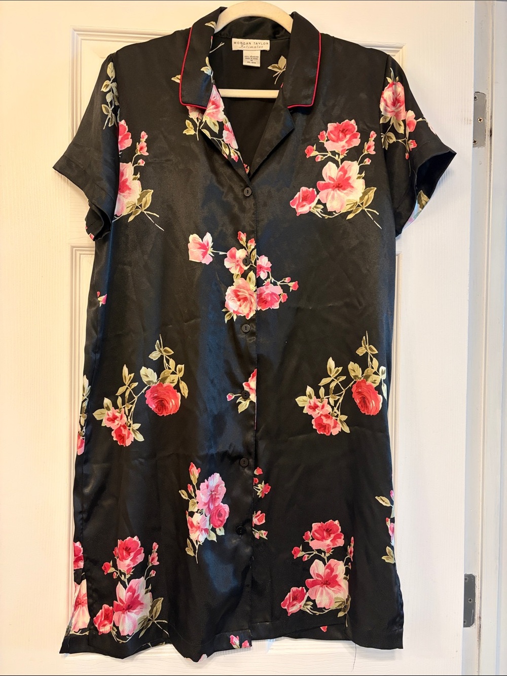 Vintage. Morgan Taylor Black Satin Floral Button-Front Chemise